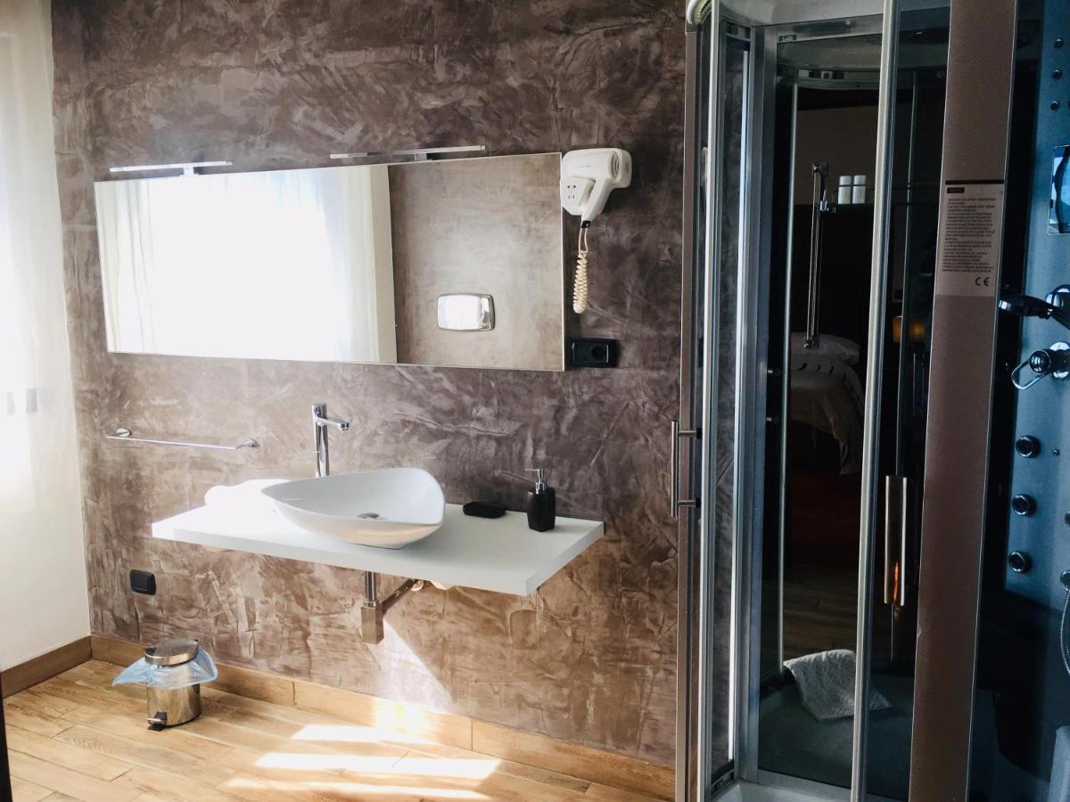 B2In Suite & Office Capriate San Gervasio Eksteriør bilde