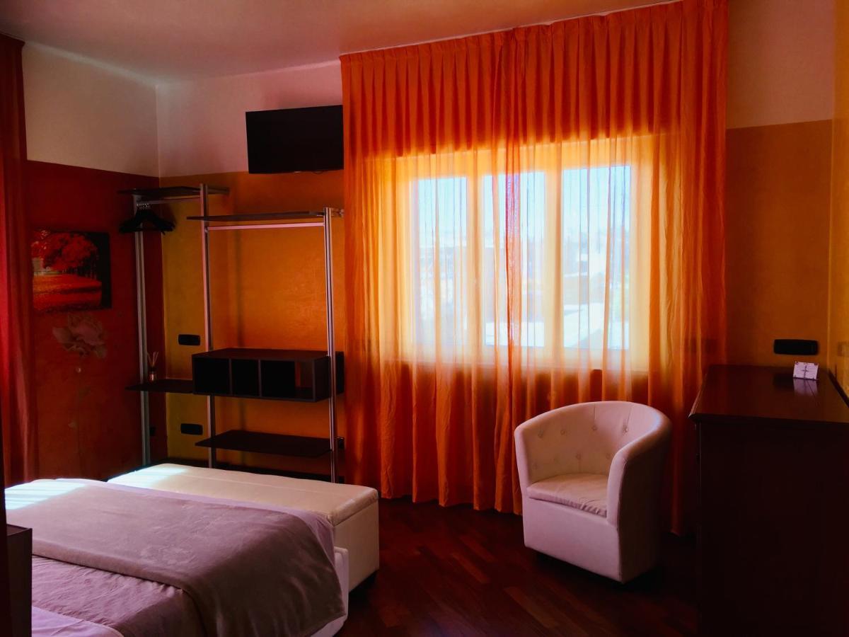 B2In Suite & Office Capriate San Gervasio Eksteriør bilde