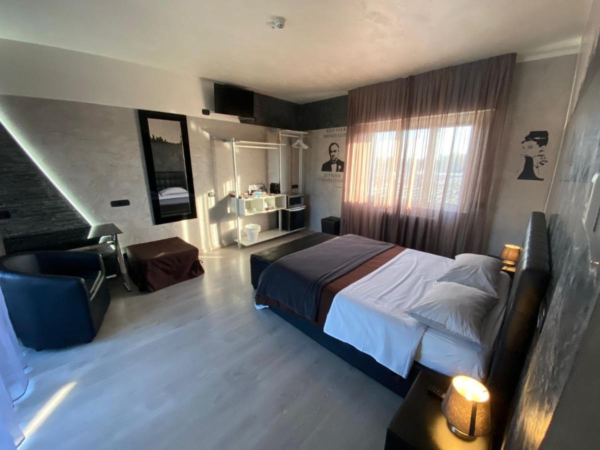 B2In Suite & Office Capriate San Gervasio Eksteriør bilde