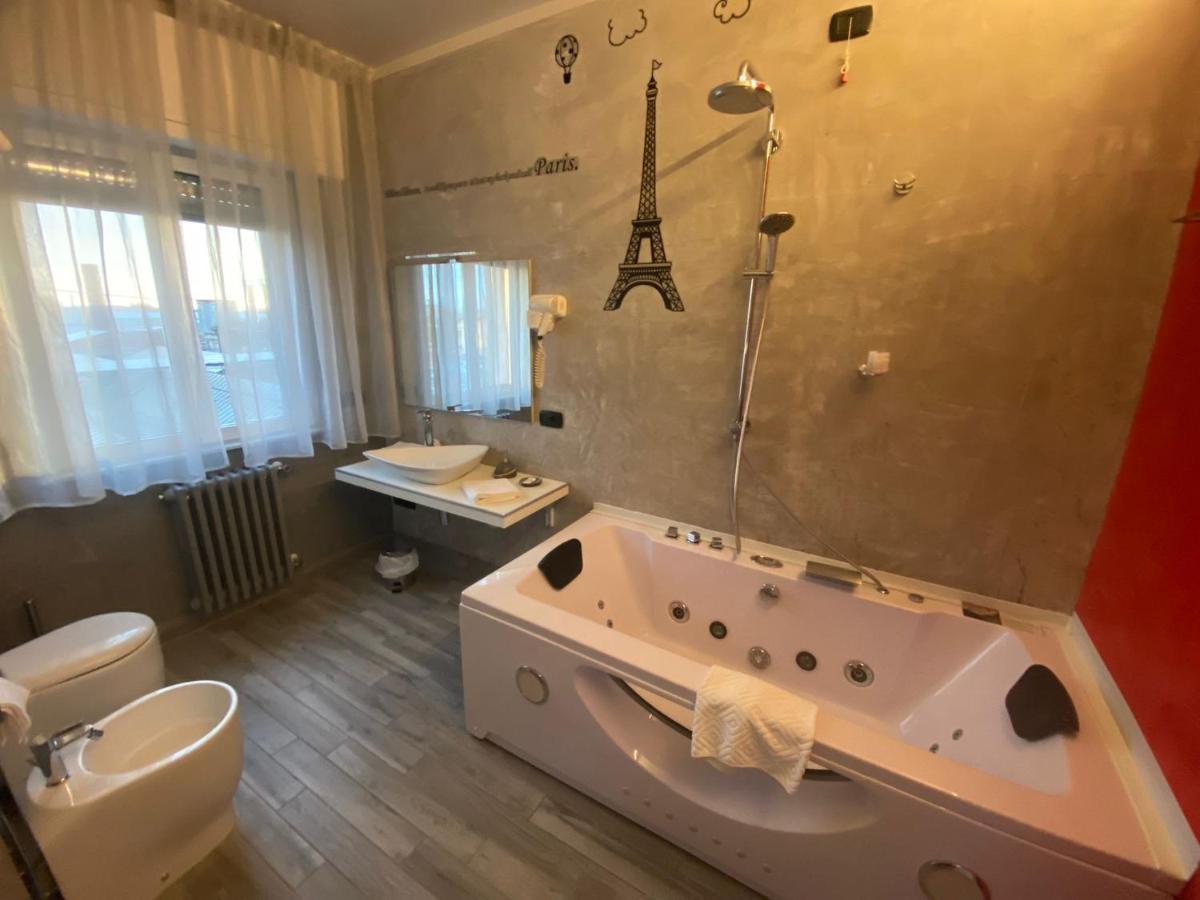 B2In Suite & Office Capriate San Gervasio Eksteriør bilde