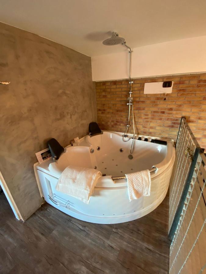 B2In Suite & Office Capriate San Gervasio Eksteriør bilde