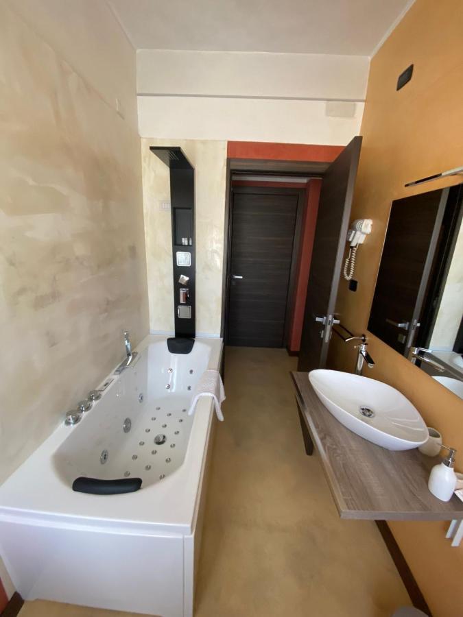 B2In Suite & Office Capriate San Gervasio Eksteriør bilde